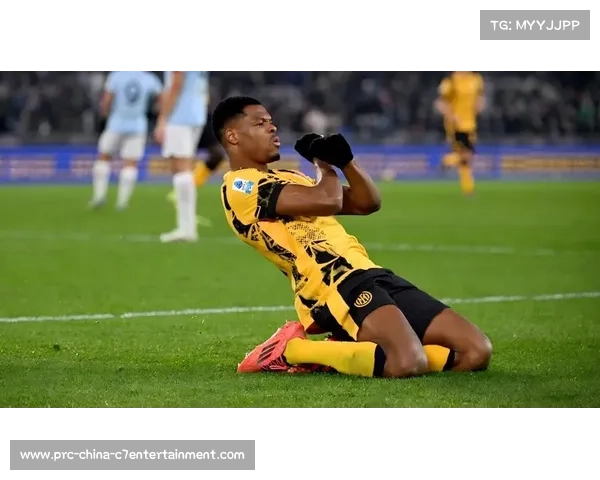 国米边卫邓弗里斯长期伤停，预计下月复出